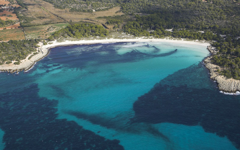 spiaggia di son saura dall'alto